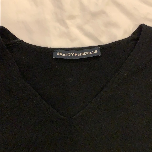 Brandy Melville Cropped Sweater - Picture 2 of 3